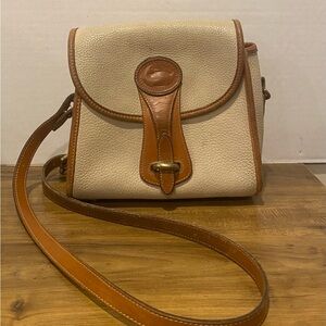 Vintage Dooney & Bourke AWL Essex shoulder bag